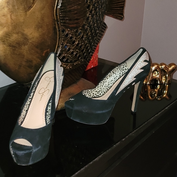 Unique Jessica Simpson Lightning heels. - Picture 2 of 5
